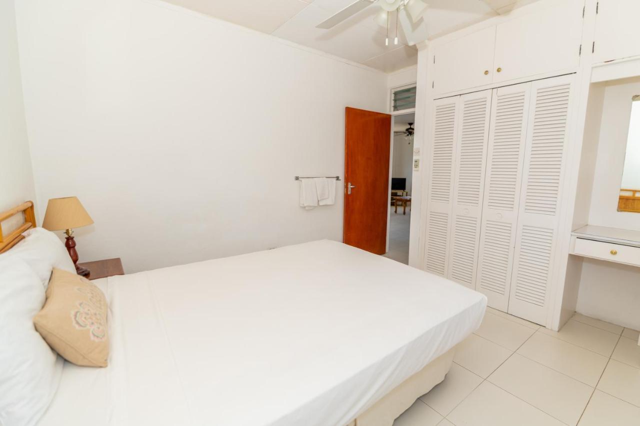 Adulo Apartments Bridgetown Bagian luar foto