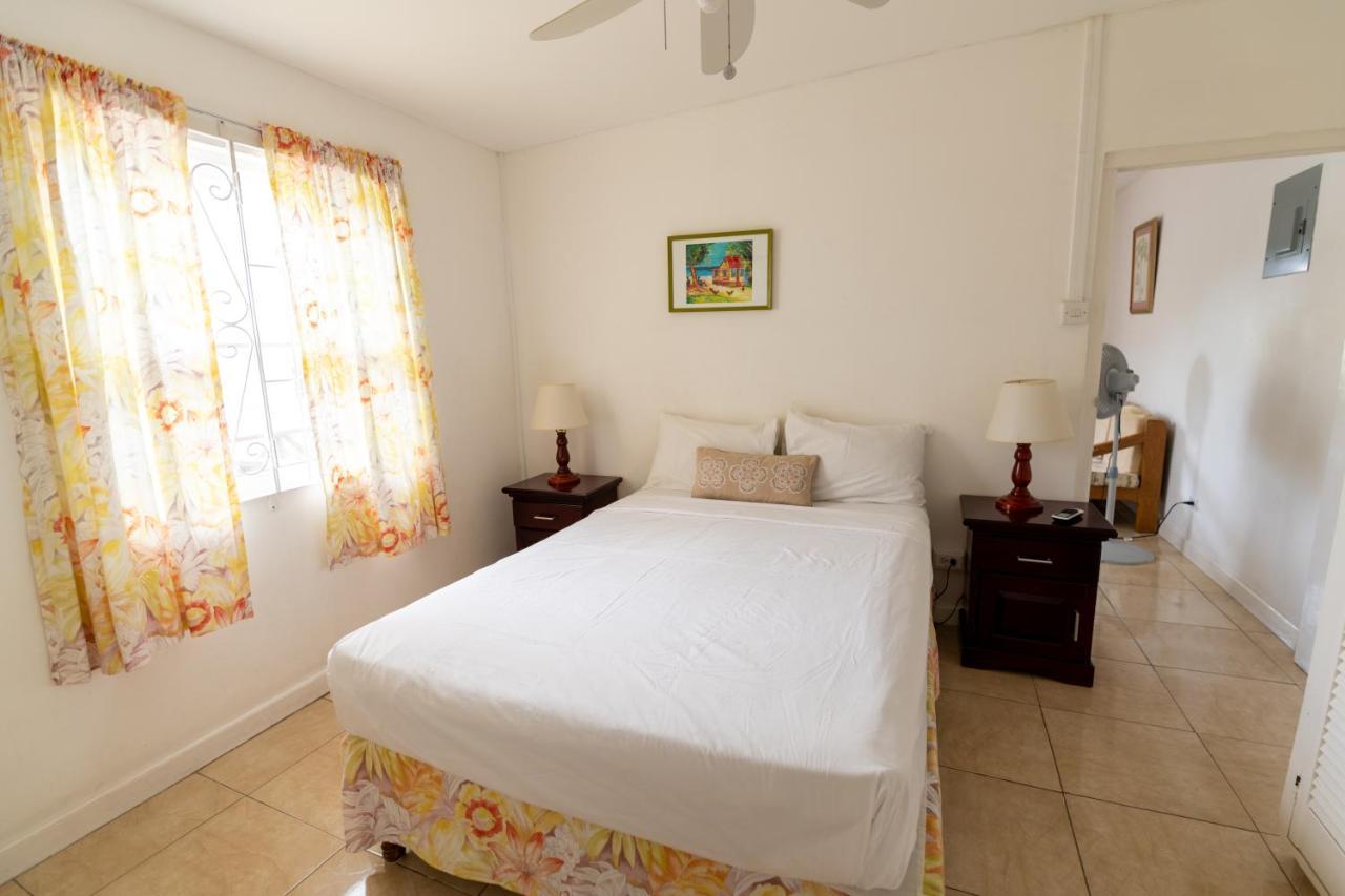 Adulo Apartments Bridgetown Bagian luar foto