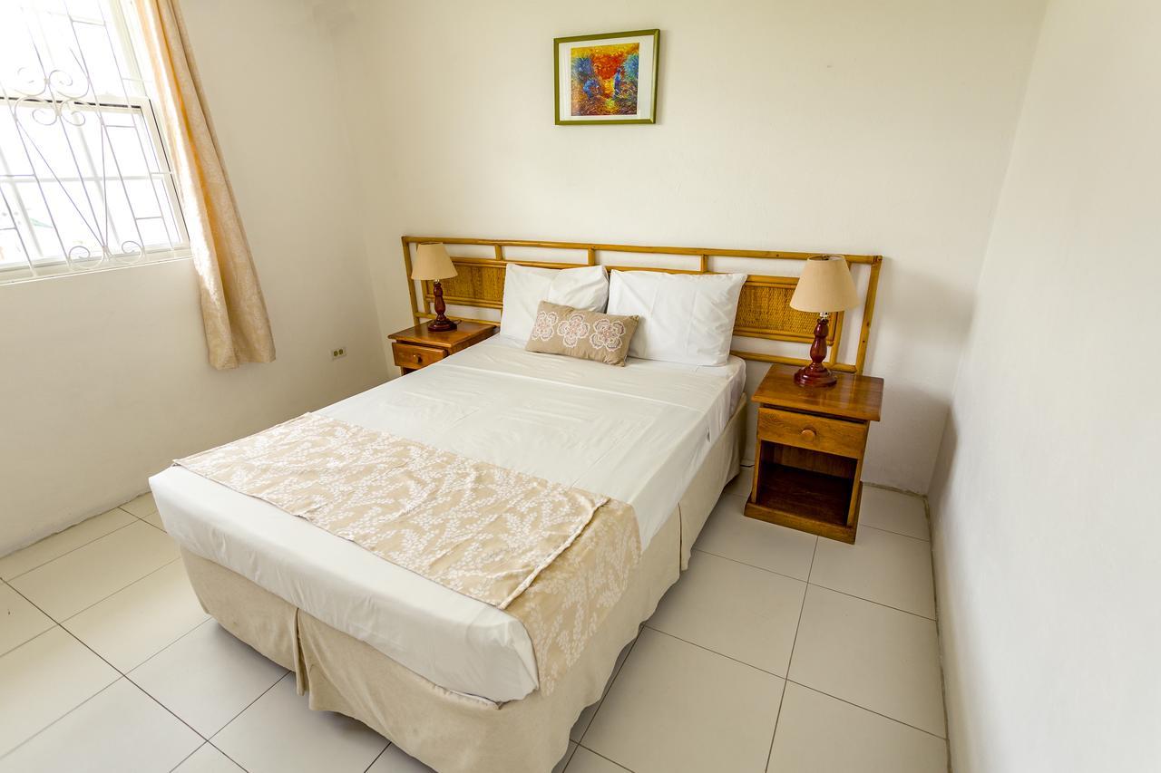 Adulo Apartments Bridgetown Bagian luar foto