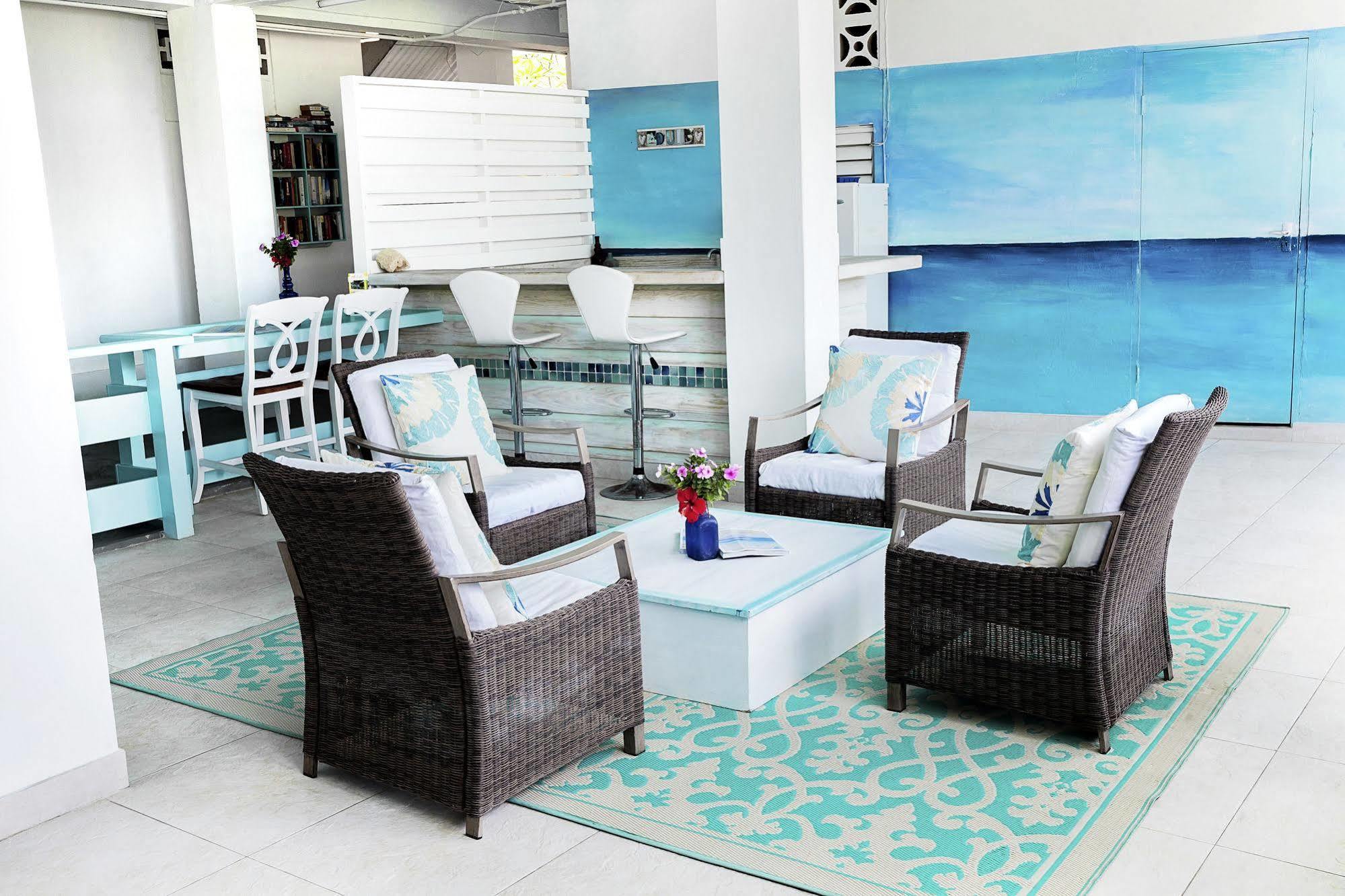 Adulo Apartments Bridgetown Bagian luar foto