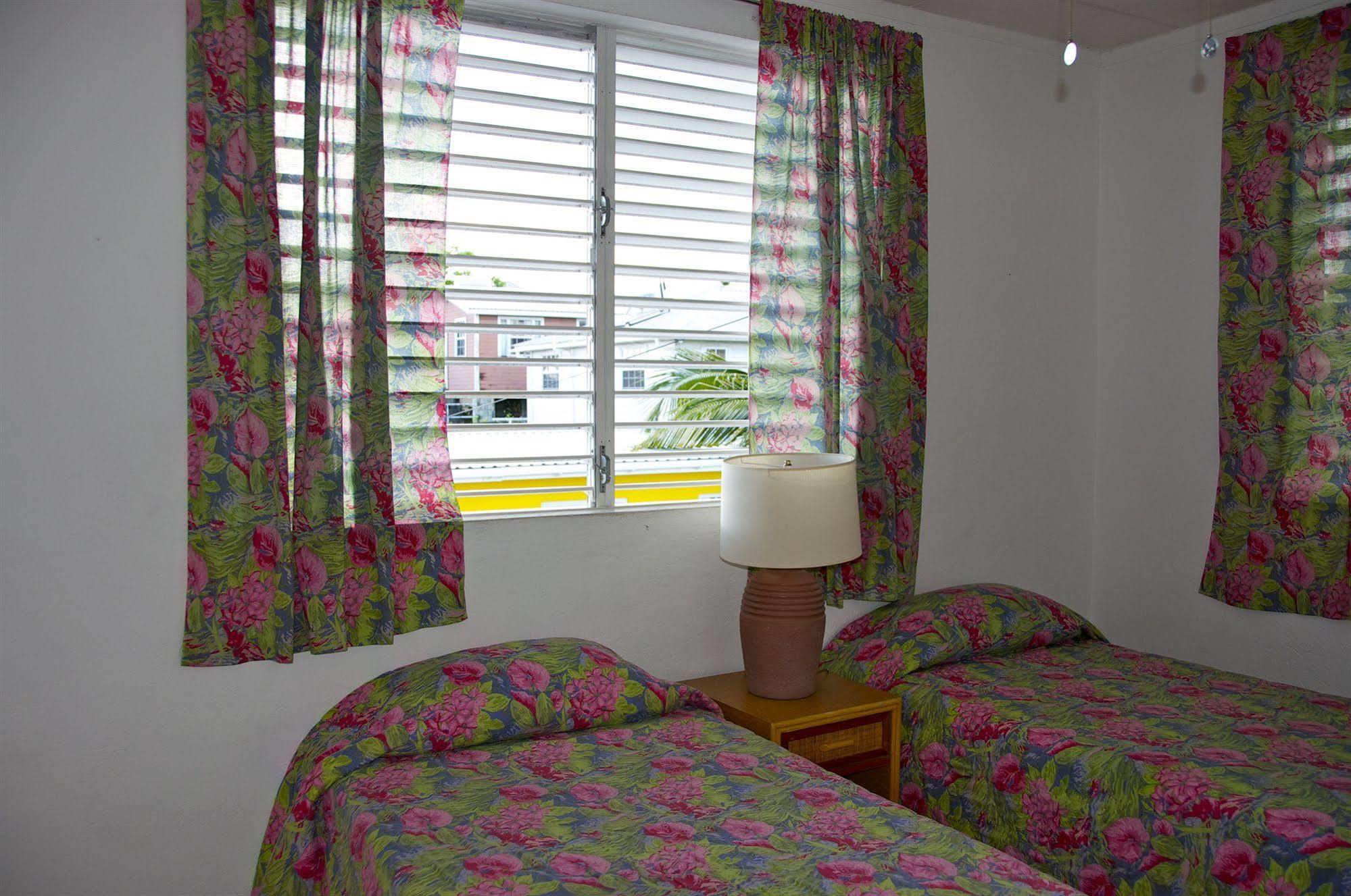 Adulo Apartments Bridgetown Bagian luar foto