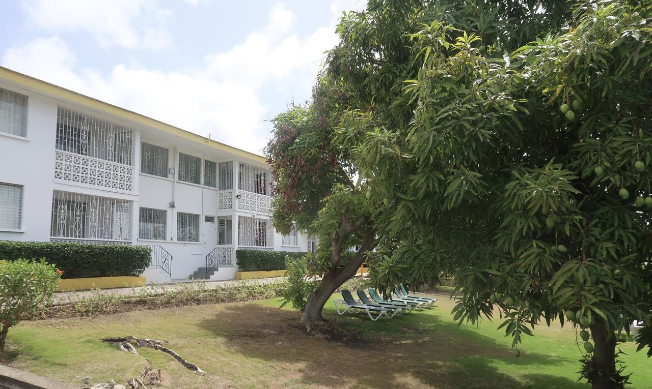 Adulo Apartments Bridgetown Bagian luar foto